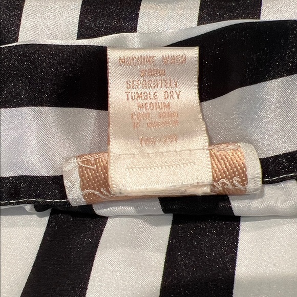 Vintage 2-Piece Black and White Striped Satin Pajama Button Top and Shorts M - Picture 11 of 12